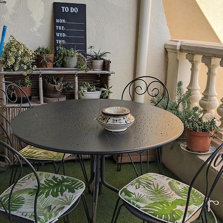 T3 Avec Terrasse Avec Vue Exceptionnelle Sur Les Quais De Sete Apartment Exterior photo